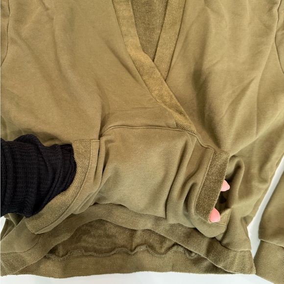 Zyia Active Olive Green Yoga Shawl - Picture 4 of 5